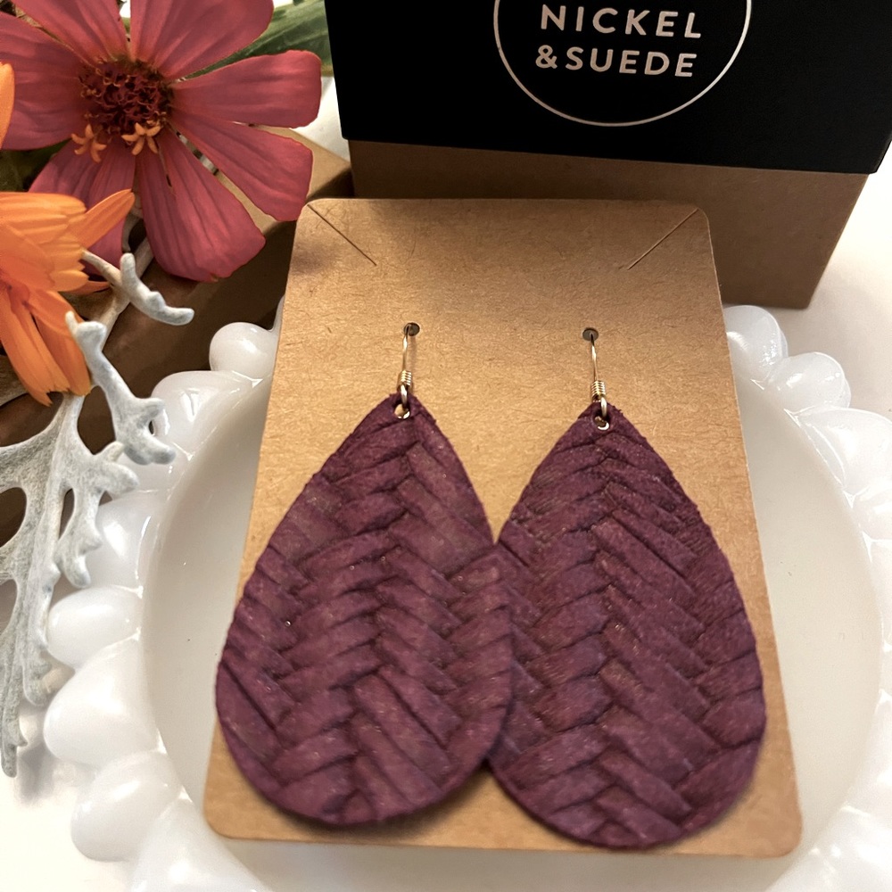 Nickel + Suede Small Plum Knit